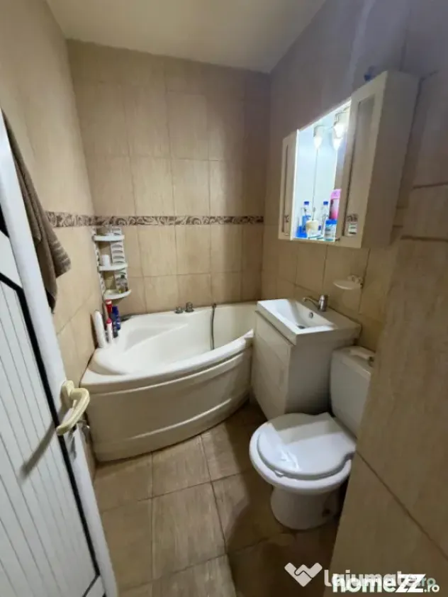 Apartament 3 camere, 66 mp, zona Teatru Colibri