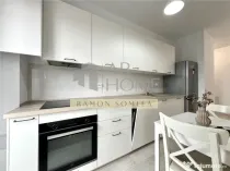 Garsoniera , de lux, parcare, zona Vest Ploiesti