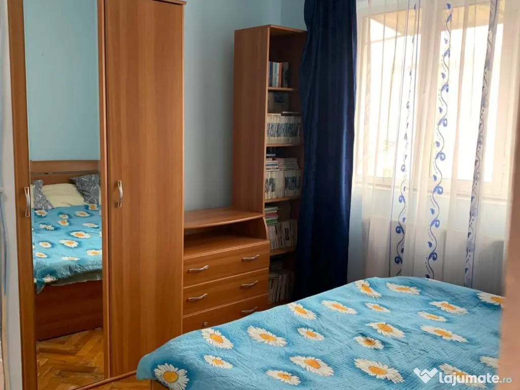 Vindem urgent Apartament 3 camere, centrală, termopan, mobilat, central