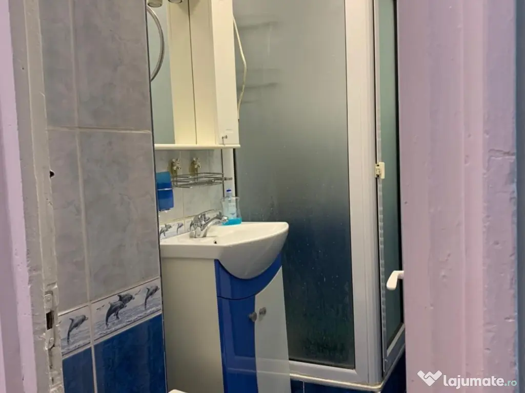 Vindem urgent Apartament 3 camere, centrală, termopan, mobilat, central