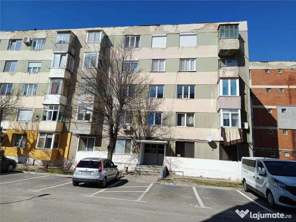 Apartament 3 camere decomandat, Bl. 23, Parter, Moldova ...
