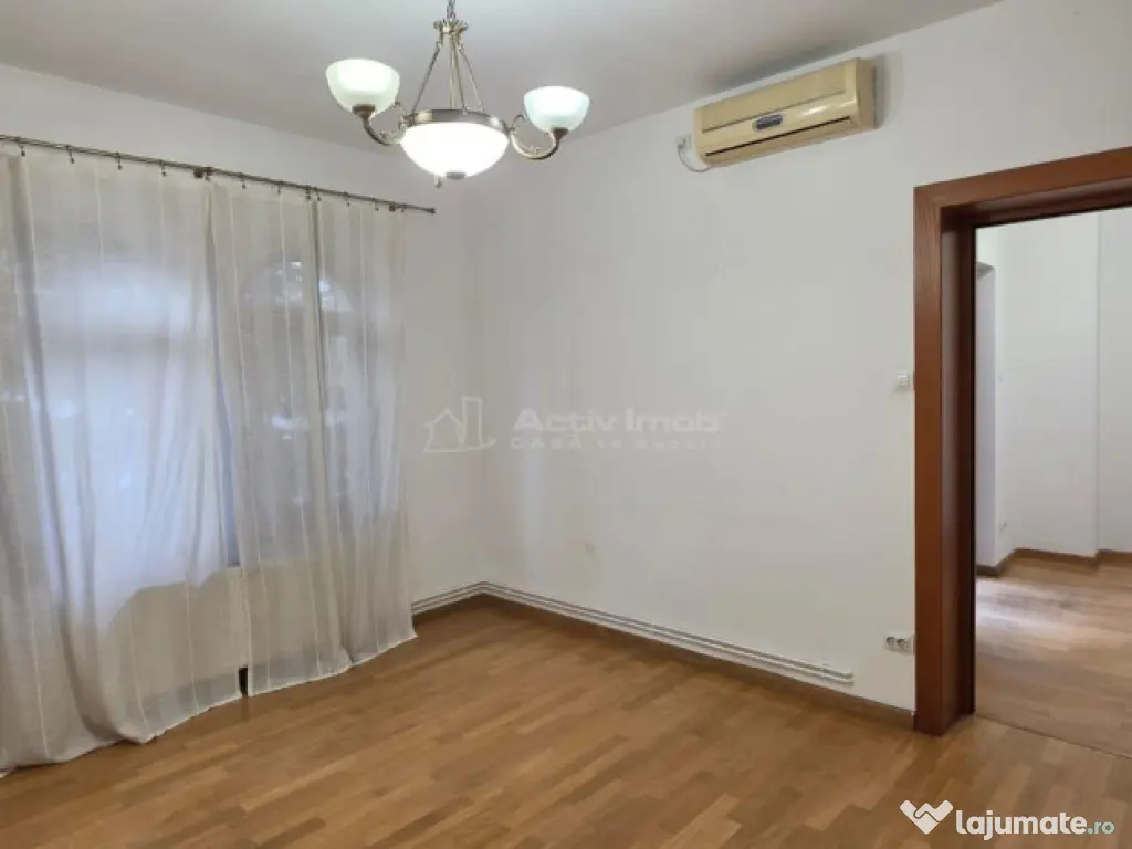 Vila 5 camere, 150 mp, Piata Alba Iulia- Decebal