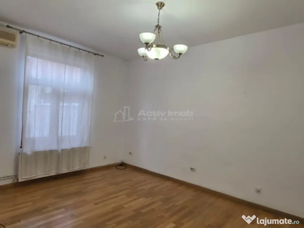 Vila 5 camere, 150 mp, Piata Alba Iulia- Decebal
