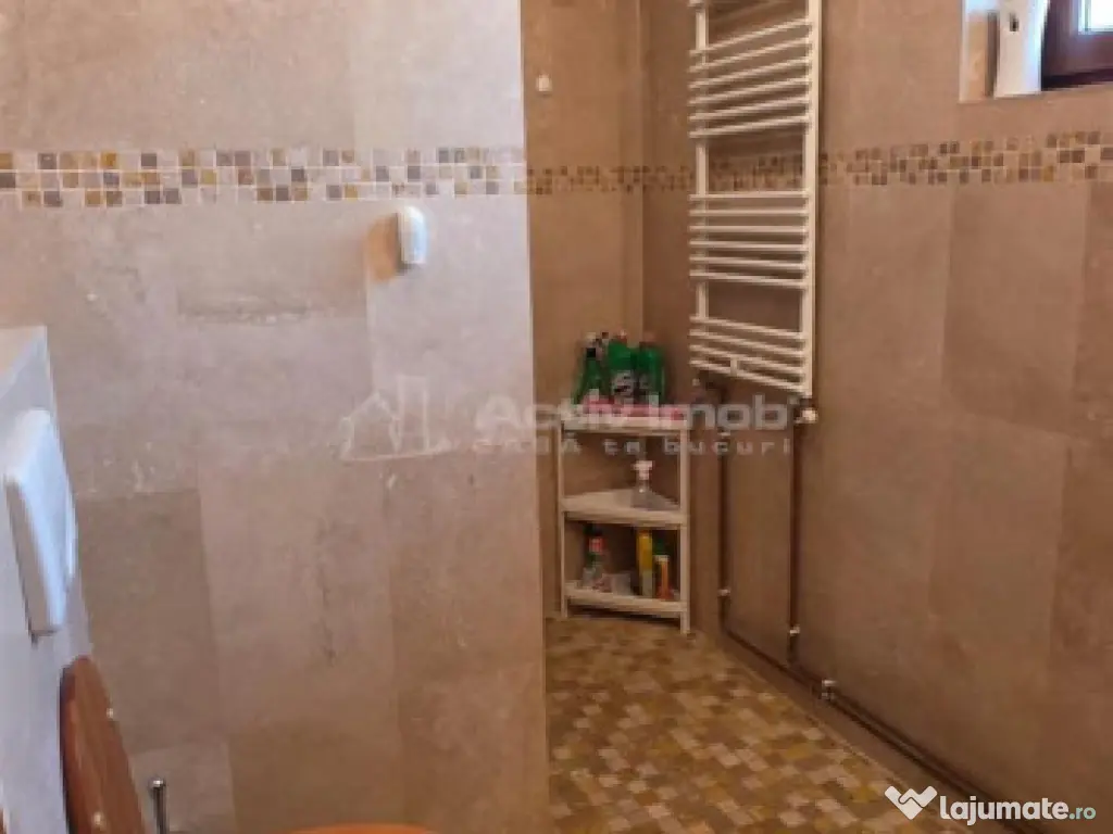 Vila 5 camere, 150 mp, Piata Alba Iulia- Decebal