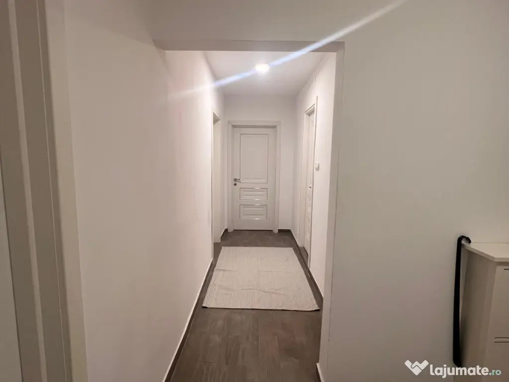 De vanzare apartament 2 camere zona Buhusi