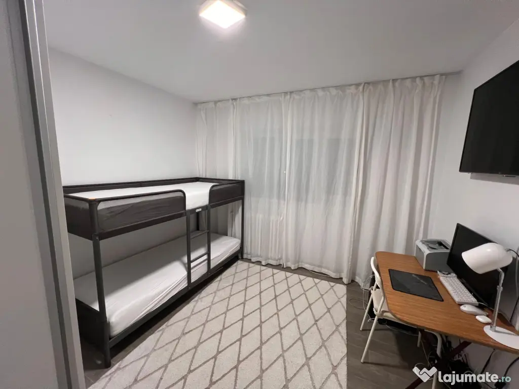 De vanzare apartament 2 camere zona Buhusi