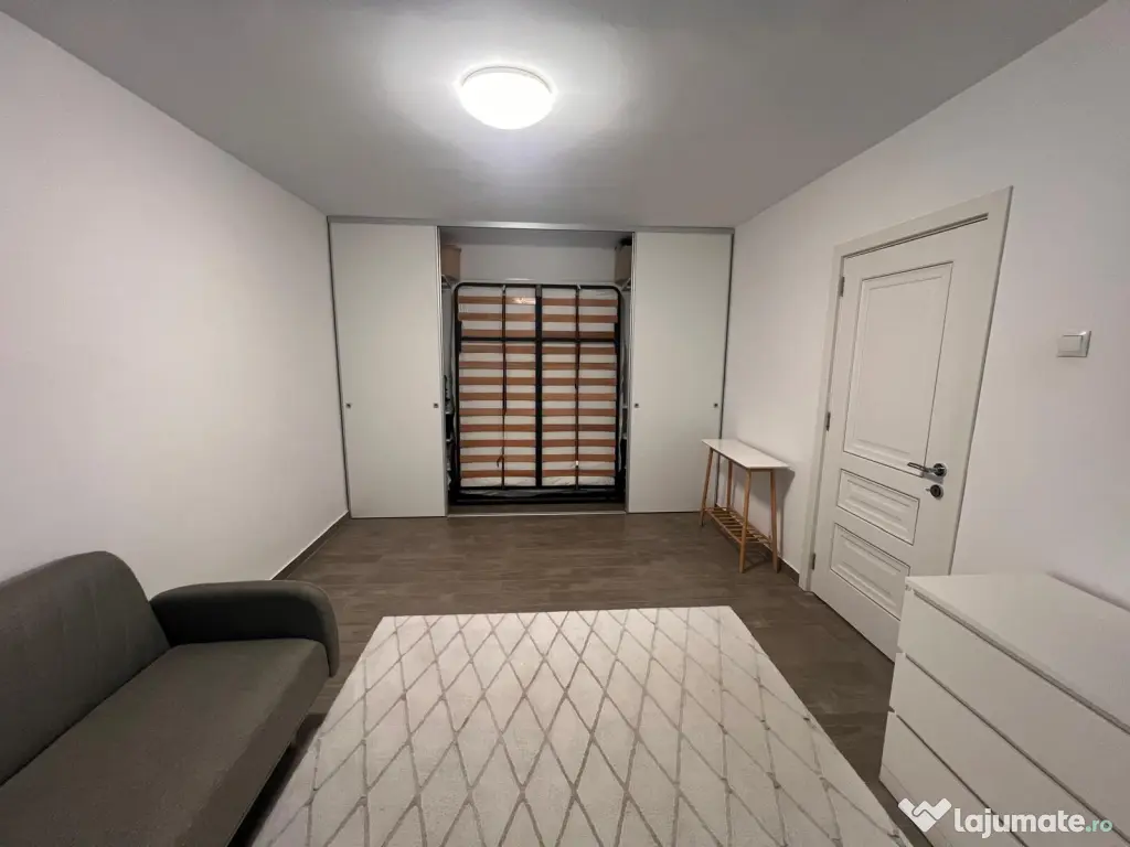 De vanzare apartament 2 camere zona Buhusi