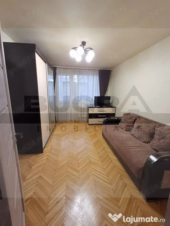 Apartament de 3 camere, decomandat, 65mp, parcare, zona I...