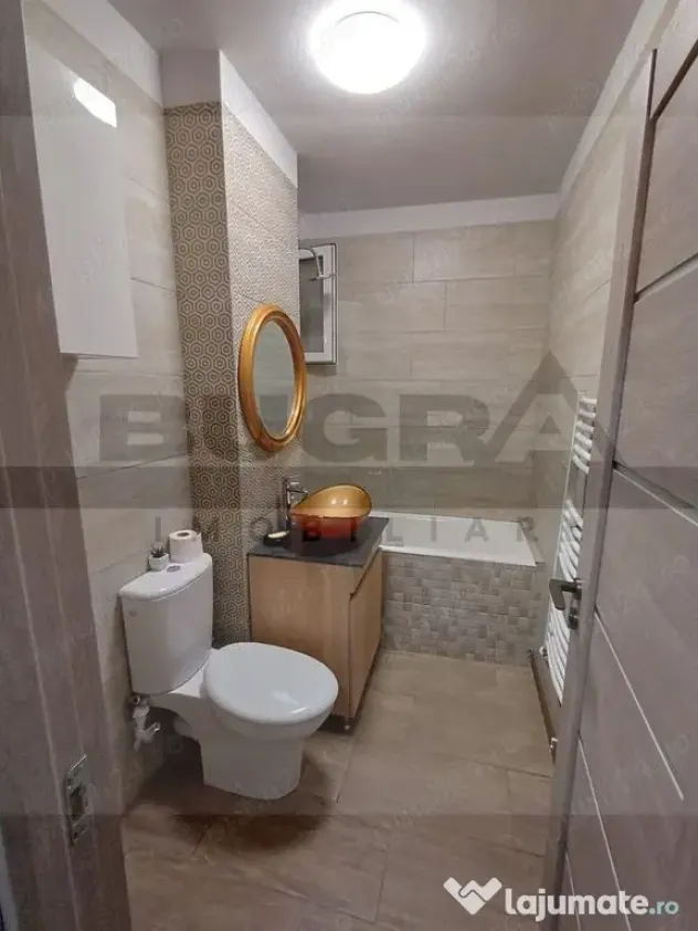 Apartament de 3 camere, decomandat, 65mp, parcare, zona I...