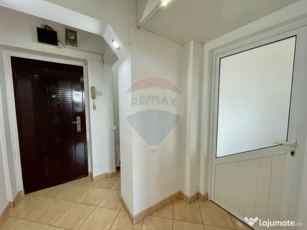 Apartament 3 camere | Etaj 8/9 | Zona Nord – Strada Cam...