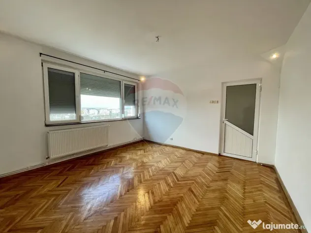 Apartament 3 camere | Etaj 8/9 | Zona Nord – Strada Cam...