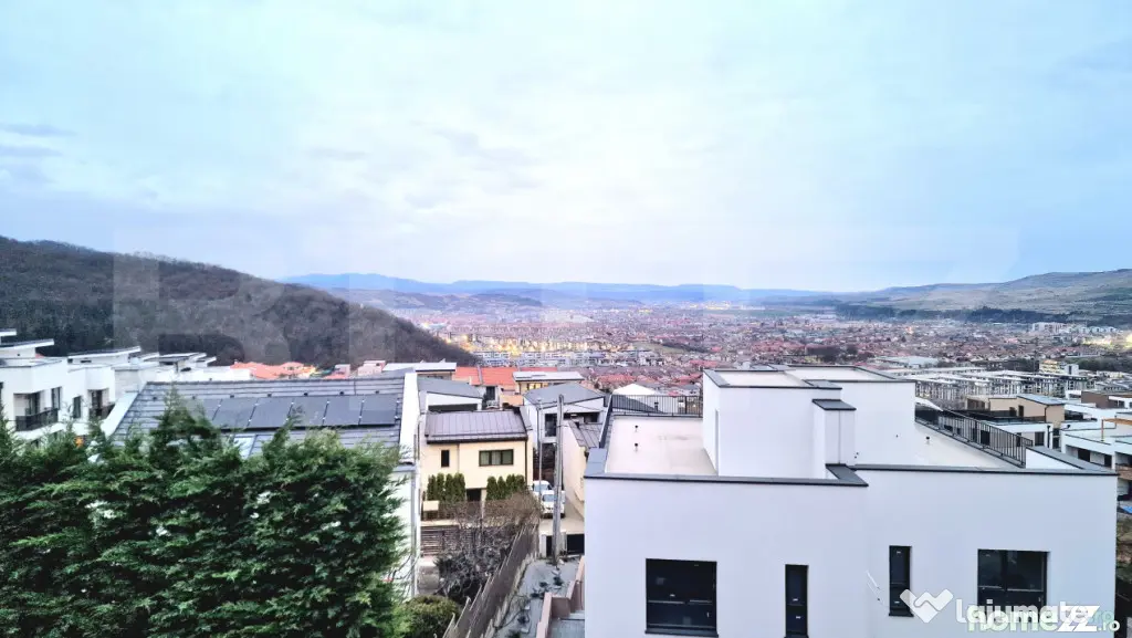 Duplex 140 mp utili, teren 320 mp, zona Vivo