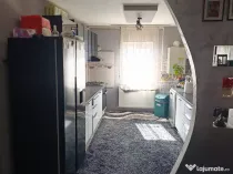 Apartament 3 camere, bucătărie, baie, două balcoane închise. 6 km de domeniul schiabil Straja