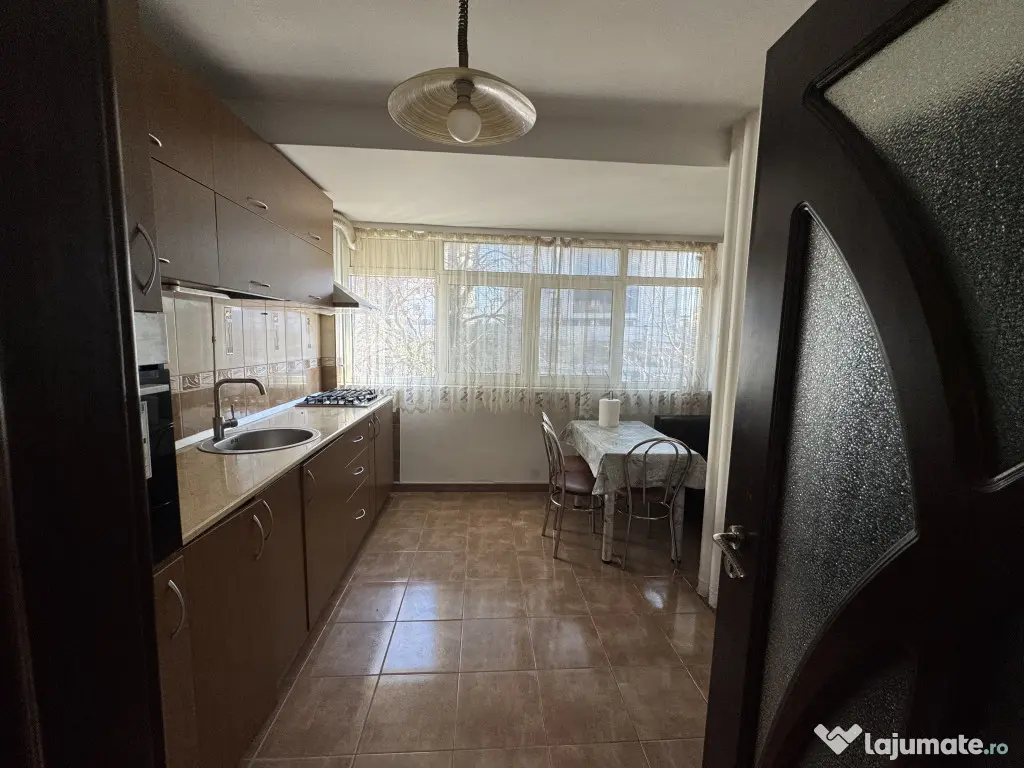 Închiriere apartament 3 camere Piata Sudului