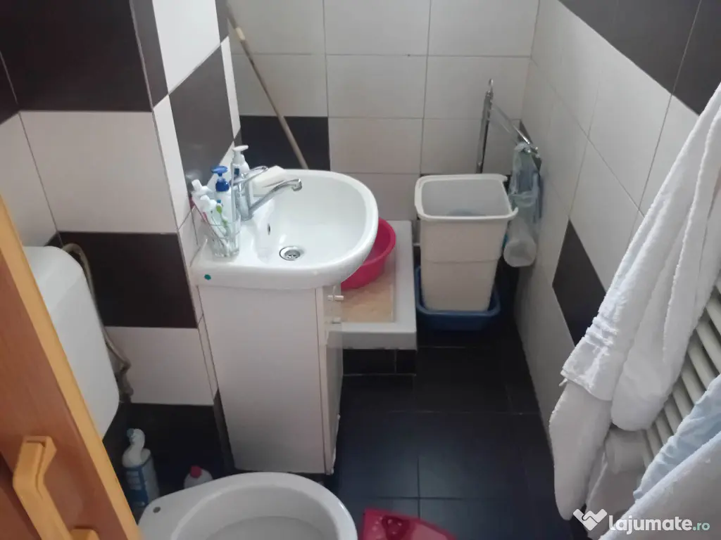 Apartament 4 Camere B-dul. Dacia etaj 9 lift 65mp renovat centrala termopan