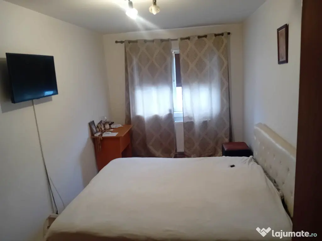 Apartament 4 Camere B-dul. Dacia etaj 9 lift 65mp renovat centrala termopan