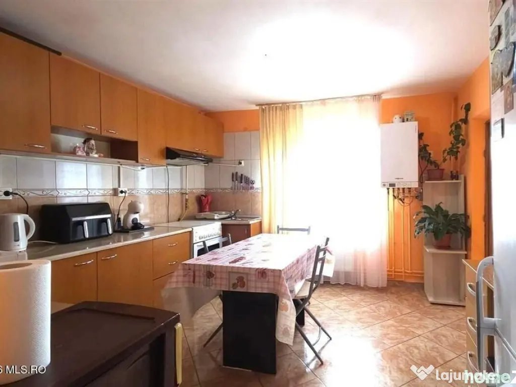 Cumpana - Str. Crinului 5, casa cu teren 625 mp, deschide...