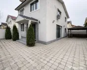 Vila cocheta 180 mp construiti, 340mp teren mobilata utilata 