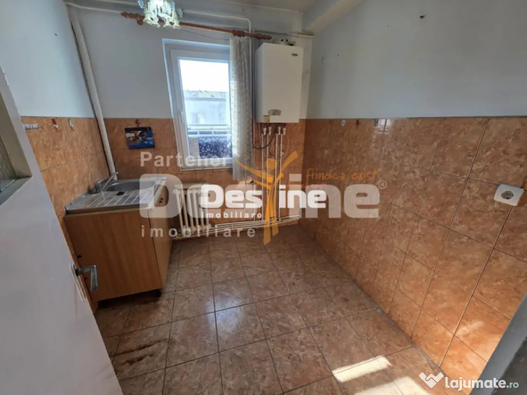 APARTAMENT 2 CAMERE, DECOMANDAT, MIRCEA CEL BATRAN, 69.990