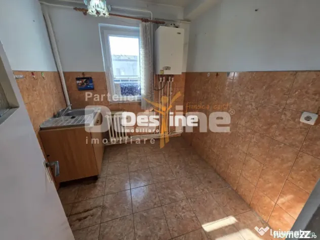 APARTAMENT 2 CAMERE, DECOMANDAT, MIRCEA CEL BATRAN, 69.990