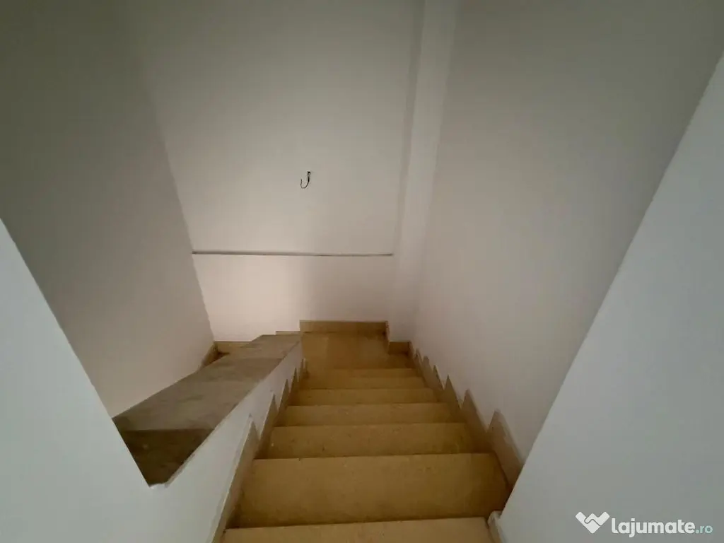 APARTAMENT 4 CAMERE TIP DUPLEX, INVESTITIE