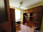 Metrou 1 Decembrie 1918, 3 cam, et. 1/4, bloc reabilitat 