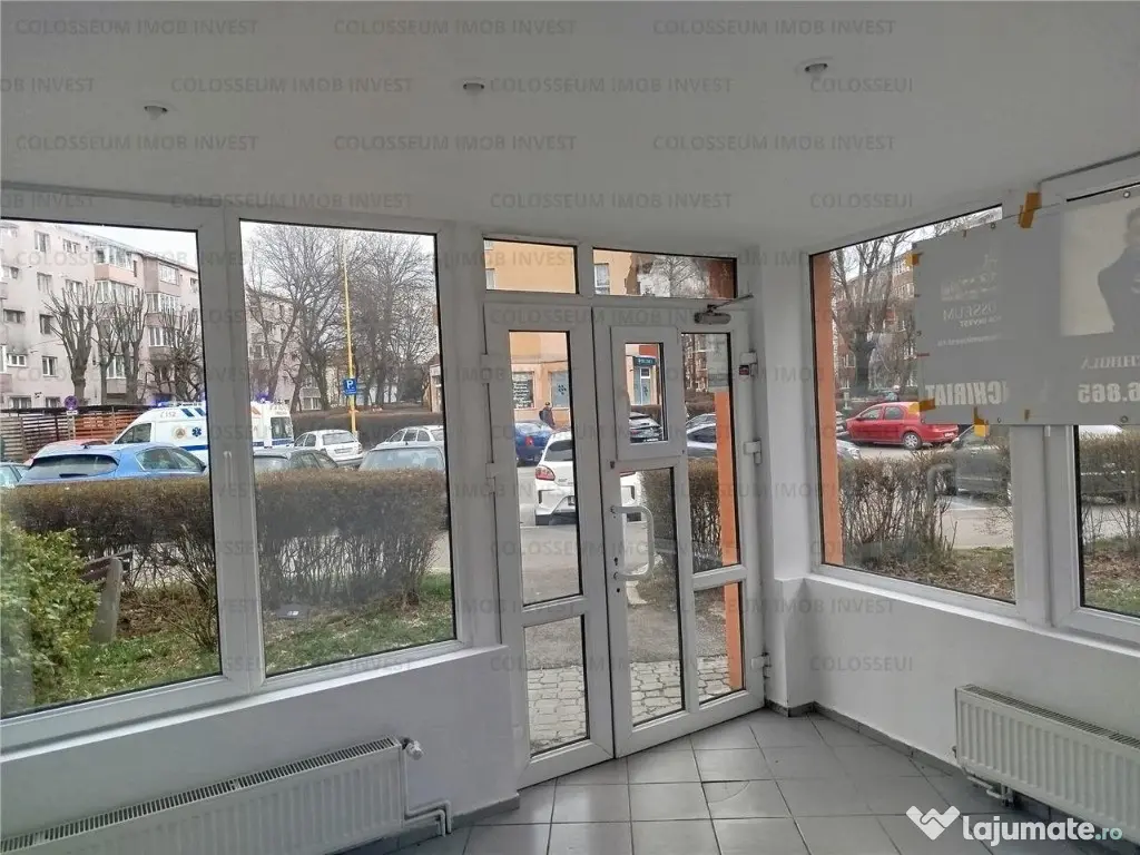 COLOSSEUM: Spatiu Comercial Intrare strada vitrina 6m stradal..