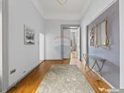 Birou ultracentral în clădire istorică (Palatul Nádasdy) 