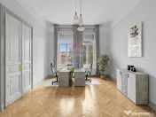 Birou ultracentral în clădire istorică (Palatul Nádasdy) 