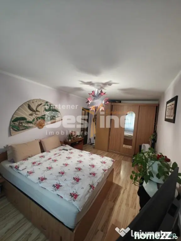 Bârcǎ | 3 camere | 64mp | centrala proprie | loc parcare |