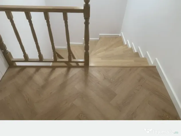Montaj parchet scări plinta