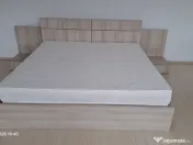 Pat 200x200 cu noptiere și ladă depozitare. 