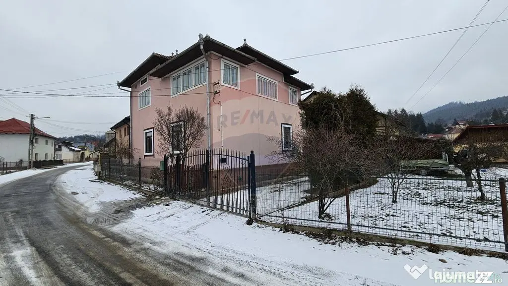 Casă / Vilă de vânzare în Campulung Moldovenesc, Suceava