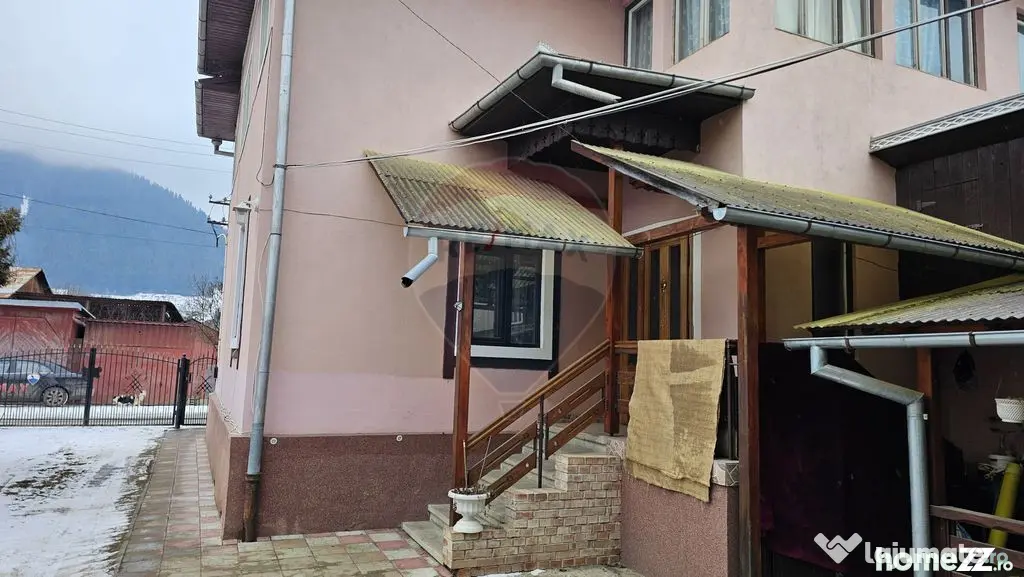 Casă / Vilă de vânzare în Campulung Moldovenesc, Suceava