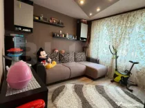 Apartament 2 camere, decomandat, boxa, etaj intermediar