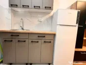 Camera de camin tip garsoniera,cu baie proprie,et2,renovata,cu chirias 