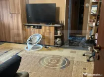 Apartament de vanzare, semidecomandat, cu 3 camere, 62 mp