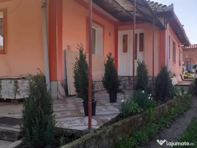 Vând casă cu gradina oportunitate SI de investiție turistica de sezon