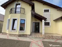 Casa Indivuala de vanzare-5 camere-4 bai-toate utilitatile.