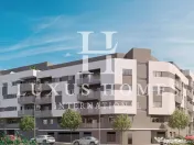 Apartament la parter, cu piscină, terasă și vedere la mare, lângă plaja 