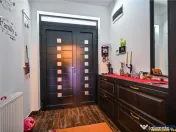 Resedinta distincta, mobilata cu rafinament, pe 1.000 mp ter 