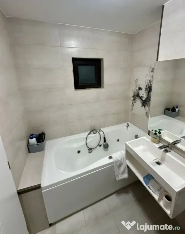 //4 CAMERE ULTRACENTRAL// 93 MP// 2 BALCOANE INCHISE//BOXA