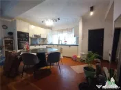 Casa spatioasa cu gradina, cartier Green City, comuna 1 Dece 