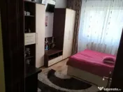Apartament 3 camere, semidecomandat - zona Noua 