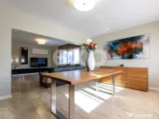 Casă/Vilă duplex cu 5 camere de vânzare, strada 9 Mai- zo 