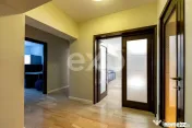 Casă/Vilă duplex cu 5 camere de vânzare, strada 9 Mai- zo