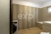 Casă/Vilă duplex cu 5 camere de vânzare, strada 9 Mai- zo