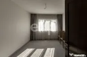 Casă/Vilă duplex cu 5 camere de vânzare, strada 9 Mai- zo