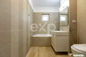 Casă/Vilă duplex cu 5 camere de vânzare, strada 9 Mai- zo