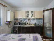 De vânzare apartament 3 camere decomandate, parter, stațiu